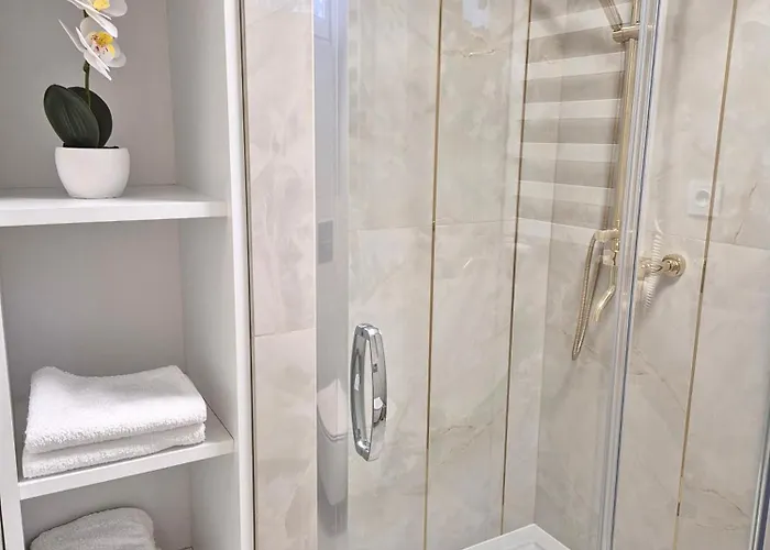 Joanna Quarto em Acomodações Particulares *